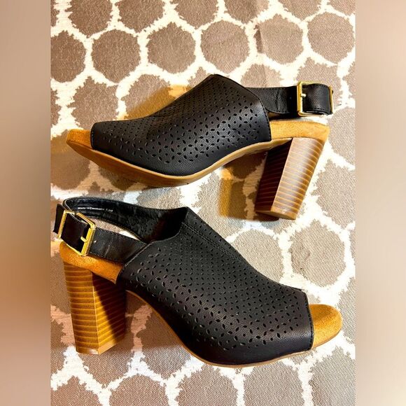 Gianni Bini Black Chunky Heels - Picture 1 of 13